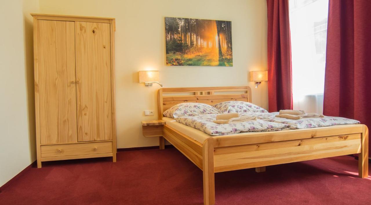 Pension U Koupaliste Tisá エクステリア 写真