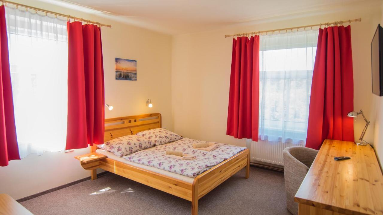 Pension U Koupaliste Tisá エクステリア 写真