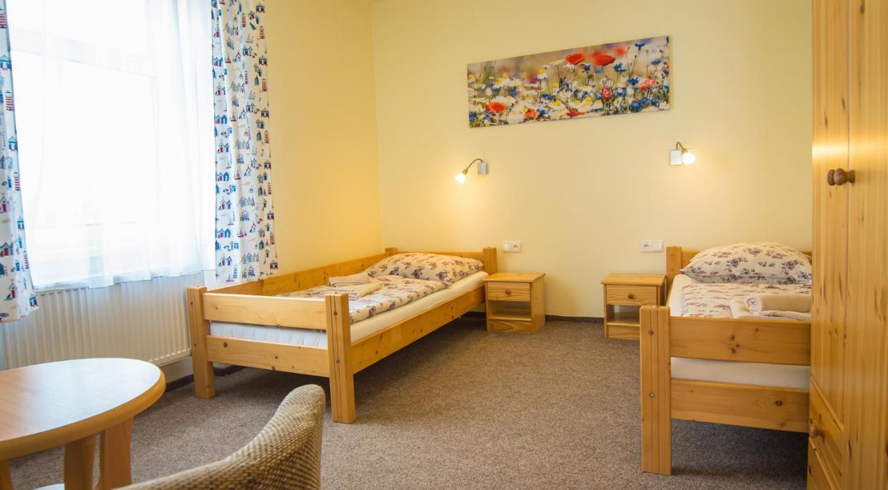 Pension U Koupaliste Tisá エクステリア 写真