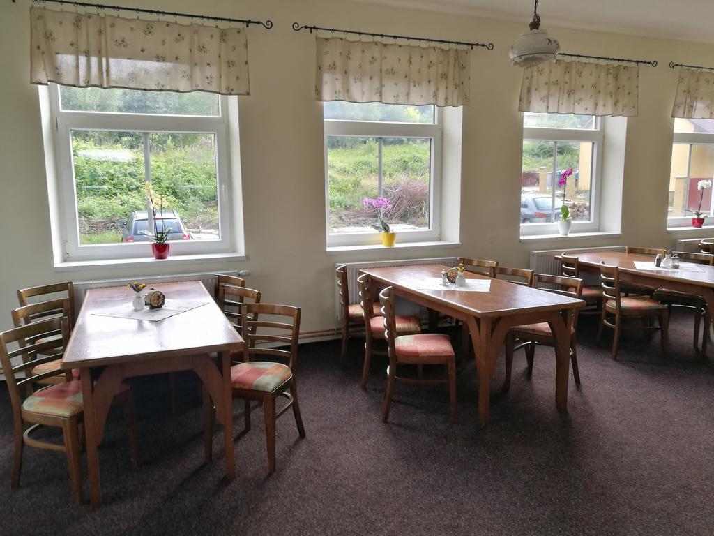 Pension U Koupaliste Tisá エクステリア 写真